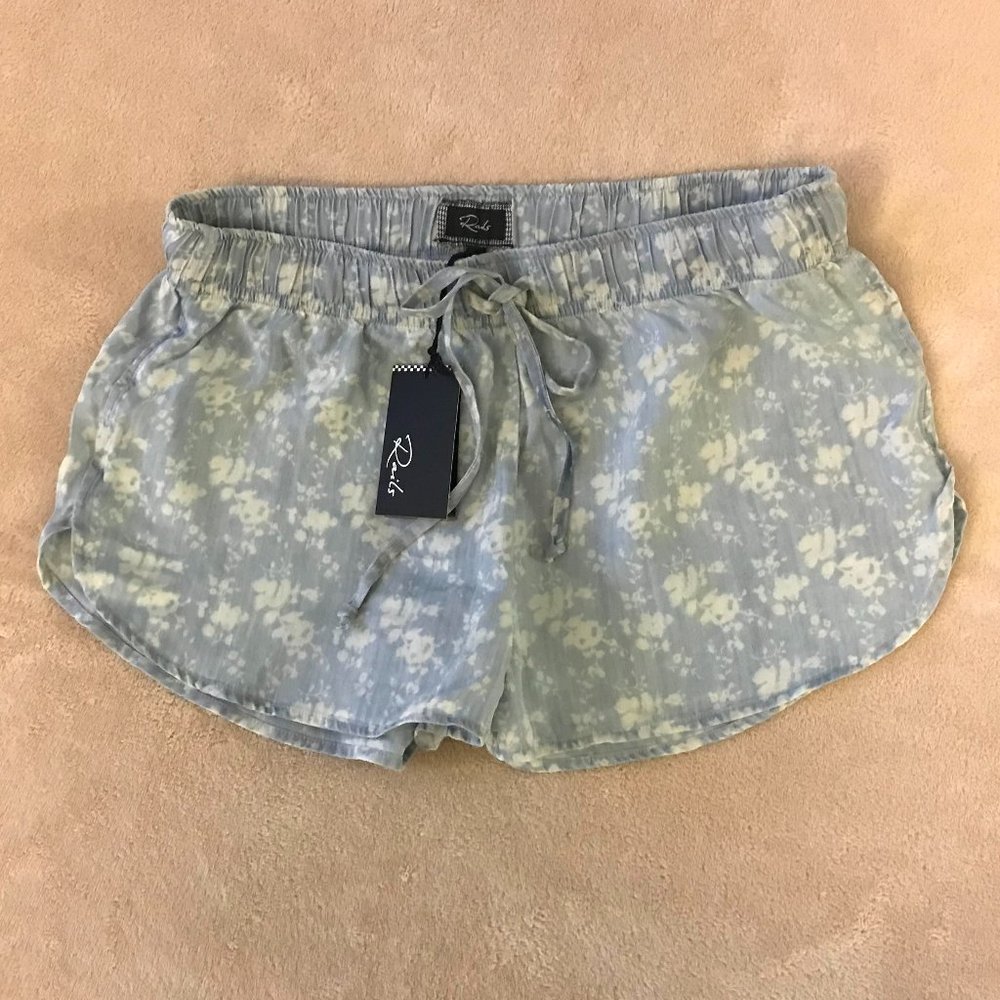 RAILS FLORAL DOLHIN SHORTS Size L in color Blue